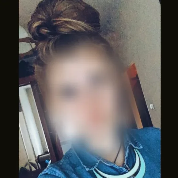 Agata, 34