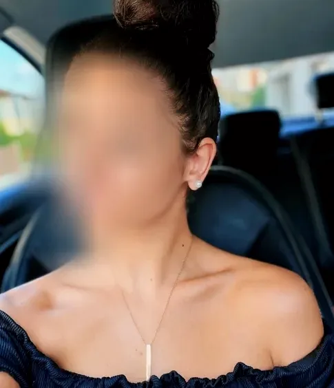 Catriona, 25