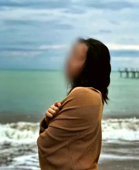 Chloe, 35