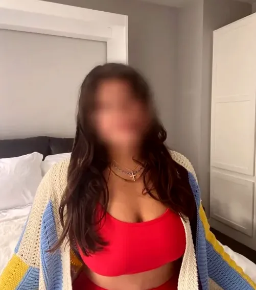 Kelly, 36