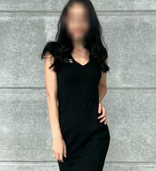 Mila, 32