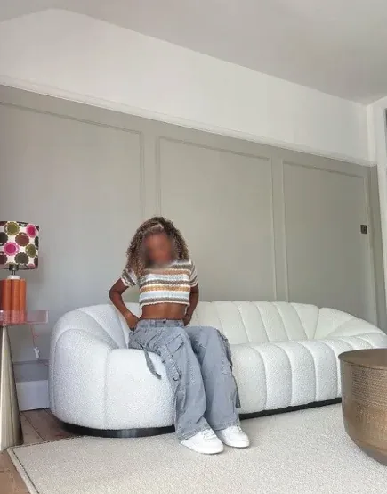 Molly, 20