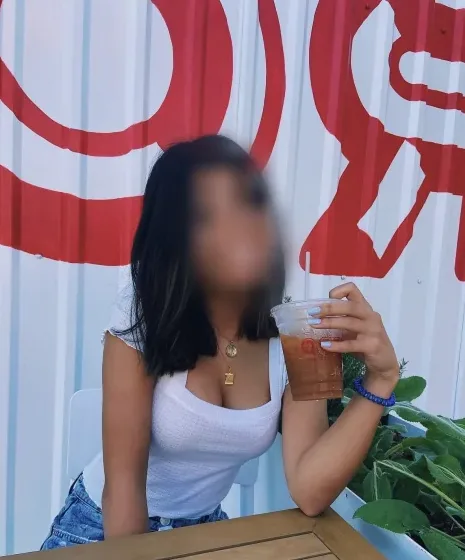 Rachel, 19
