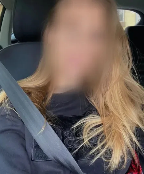 Rosie, 32